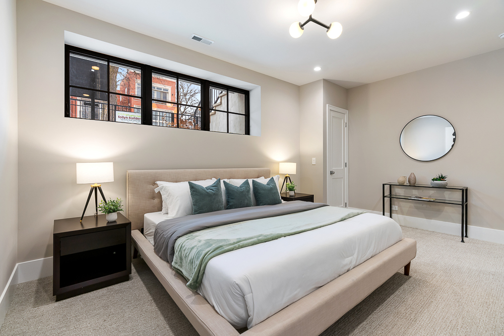 Chicago, Illinois 60622, United States, 6 Bedrooms Bedrooms, ,5 BathroomsBathrooms,Residential,Active,254160