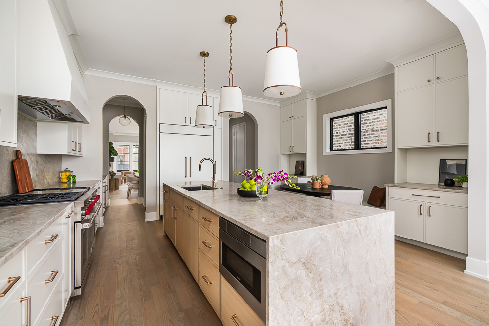 Chicago, Illinois 60622, United States, 6 Bedrooms Bedrooms, ,5 BathroomsBathrooms,Residential,Active,254160