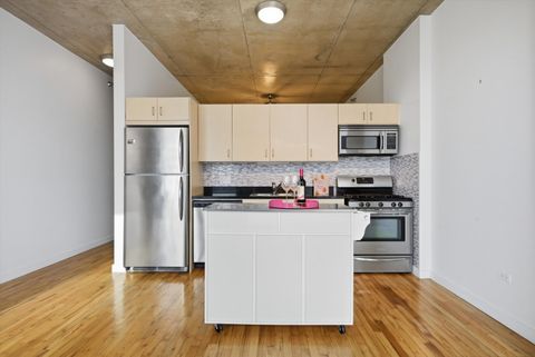 Tiny photo for 1720 S Michigan Avenue #405, Chicago, IL 60616 (MLS # 12573168)