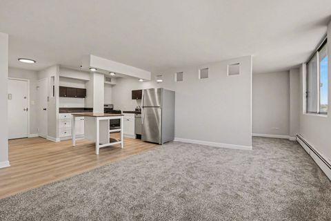 Tiny photo for 20 N Tower Road #4C, Oak Brook, IL 60523 (MLS # 12597443)
