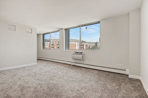 Tiny photo for 20 N Tower Road #4C, Oak Brook, IL 60523 (MLS # 12597443)