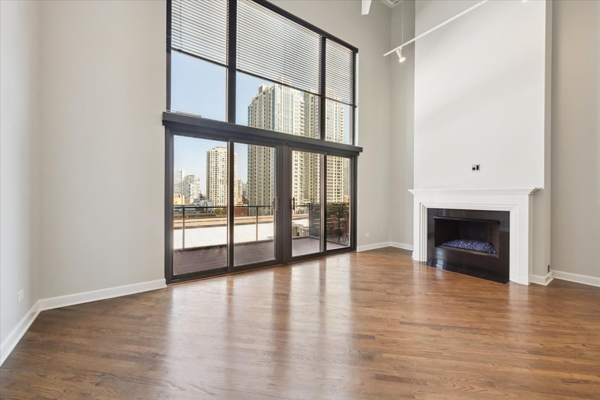 616 W Fulton Street 703