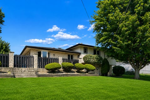 Tiny photo for 9801 S 88th Avenue, Palos Hills, IL 60465 (MLS # 12745391)