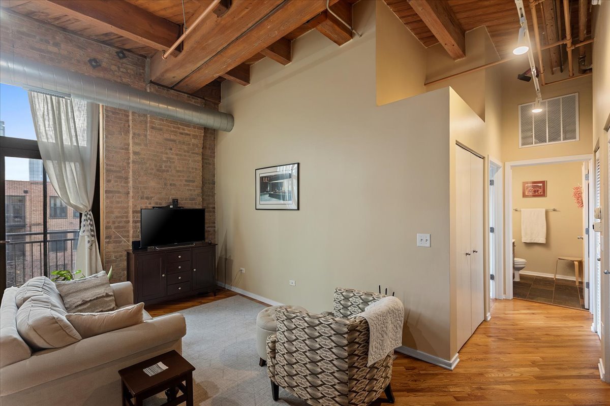 1040 W ADAMS Street 459