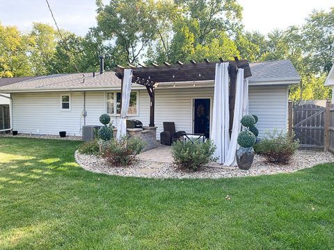 Tiny photo for 1316 Rutledge Road, Bloomington, IL 61704 (MLS # 12470088)