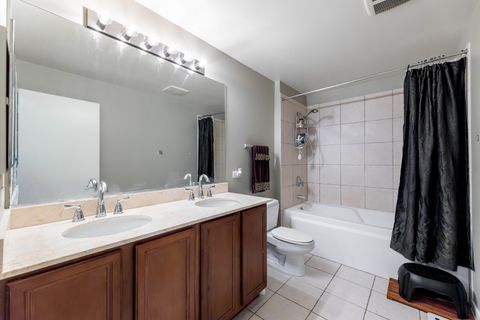 Tiny photo for 817 E 41st Street #2A, Chicago, IL 60653 (MLS # 12506807)