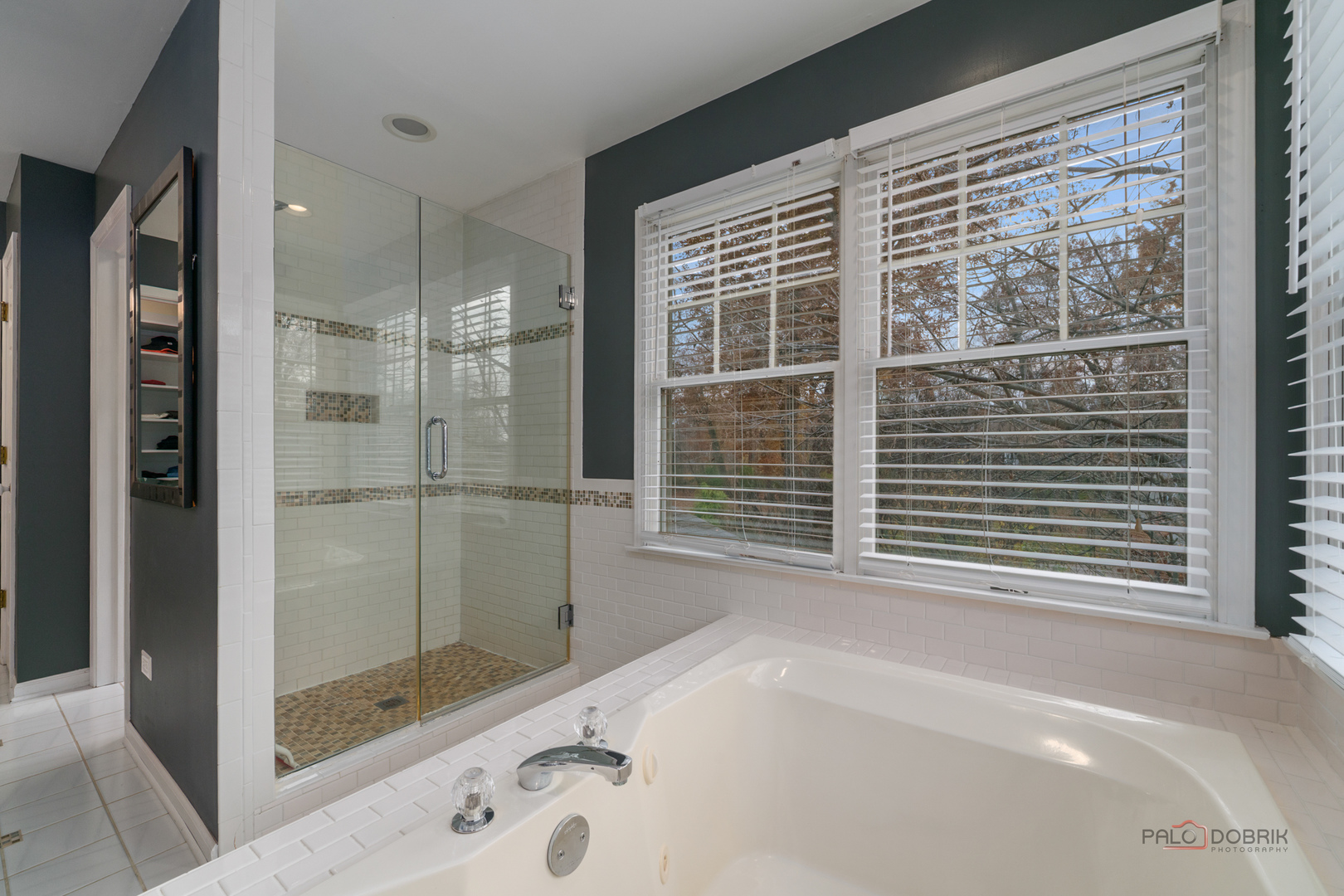 Libertyville, Illinois 60048, United States, 4 Bedrooms Bedrooms, ,3 BathroomsBathrooms,Residential,Active,243990