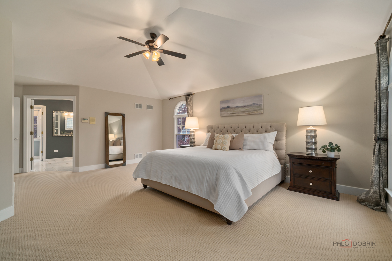 Libertyville, Illinois 60048, United States, 4 Bedrooms Bedrooms, ,3 BathroomsBathrooms,Residential,Active,243990