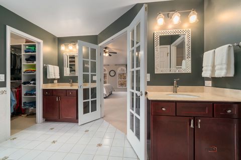 Tiny photo for 15393 W Oak Spring Road, Libertyville, IL 60048 (MLS # 12515465)