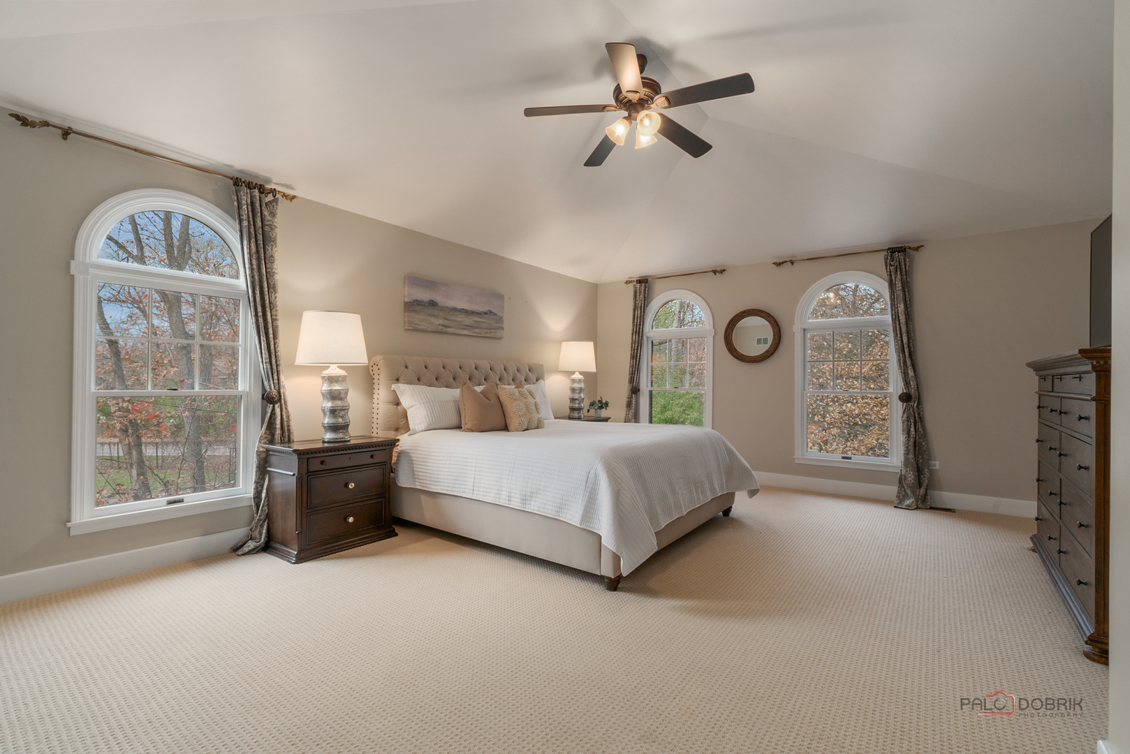 Libertyville, Illinois 60048, United States, 4 Bedrooms Bedrooms, ,3 BathroomsBathrooms,Residential,Active,243990