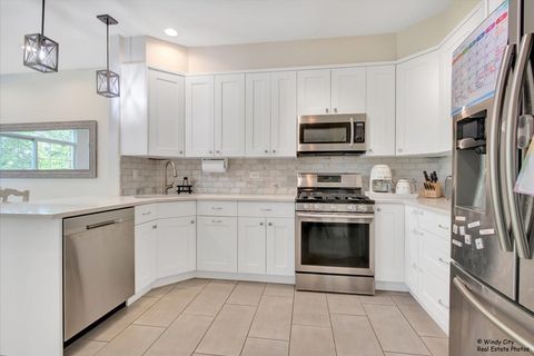 Tiny photo for 125 Chestnut Hills Circle, Burr Ridge, IL 60527 (MLS # 12609203)