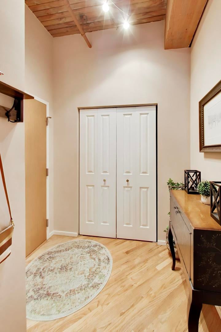 550 N Kingsbury Street 520