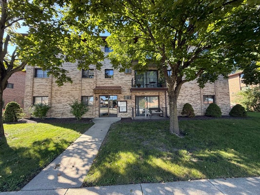 10912 CENTRAL AVE APT 203, CHICAGO RIDGE, IL 60415 - Image ccd3fdba41ee57e85ded1a77b7ff9c2c/2038119366
