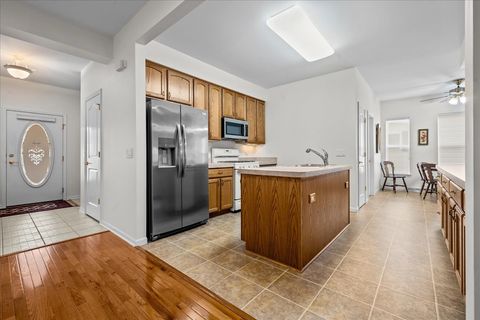 Tiny photo for 2905 CAROUSEL Court, Grayslake, IL 60030 (MLS # 12579090)