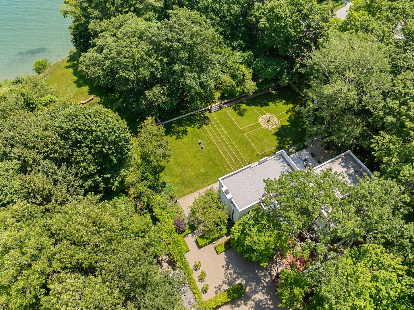 575 Lakeland Drive