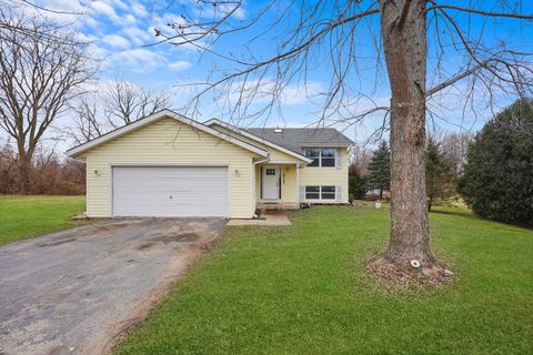Tiny photo for 105 Constitution Drive, Poplar Grove, IL 61065 (MLS # 12516685)