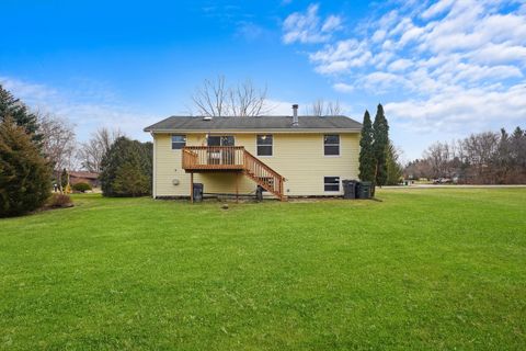 Tiny photo for 105 Constitution Drive, Poplar Grove, IL 61065 (MLS # 12516685)