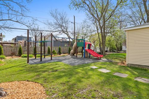 Tiny photo for 622 N Ridgeland Avenue, Oak Park, IL 60302 (MLS # 12642706)