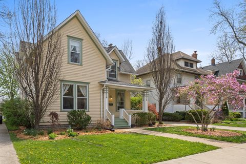 Photo of 622 N Ridgeland Avenue, Oak Park, IL 60302 (MLS # 12642706)