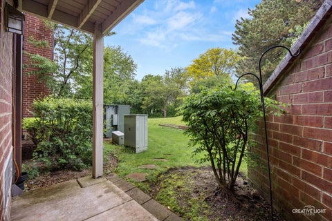 Tiny photo for 820 N Lakeside Drive #1C, Vernon Hills, IL 60061 (MLS # 12652841)