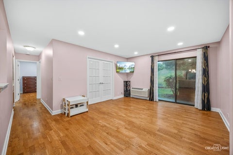 Tiny photo for 820 N Lakeside Drive #1C, Vernon Hills, IL 60061 (MLS # 12652841)