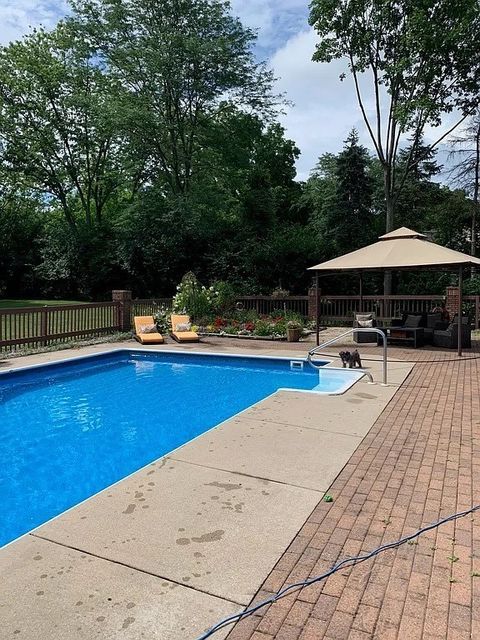 Tiny photo for 7940 Wolf Road, Burr Ridge, IL 60527 (MLS # 12554595)