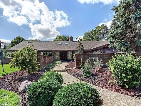 Tiny photo for 7940 Wolf Road, Burr Ridge, IL 60527 (MLS # 12554595)