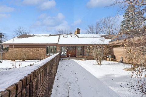 Tiny photo for 7940 Wolf Road, Burr Ridge, IL 60527 (MLS # 12554595)