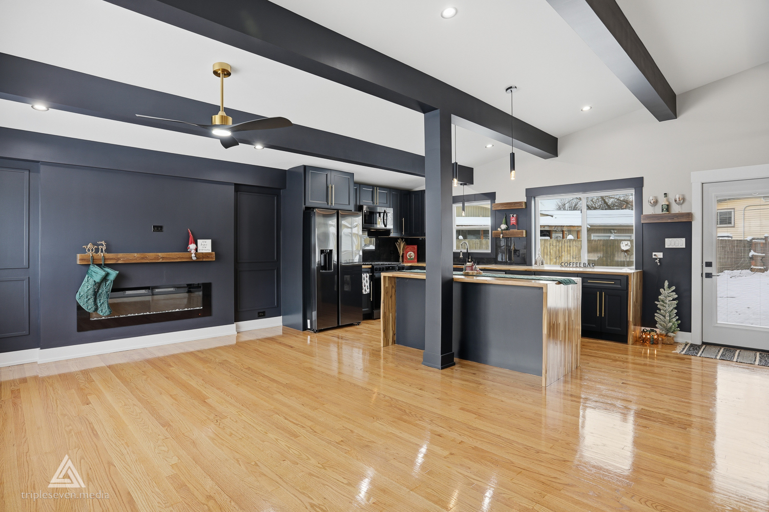 10738 S New England Avenue