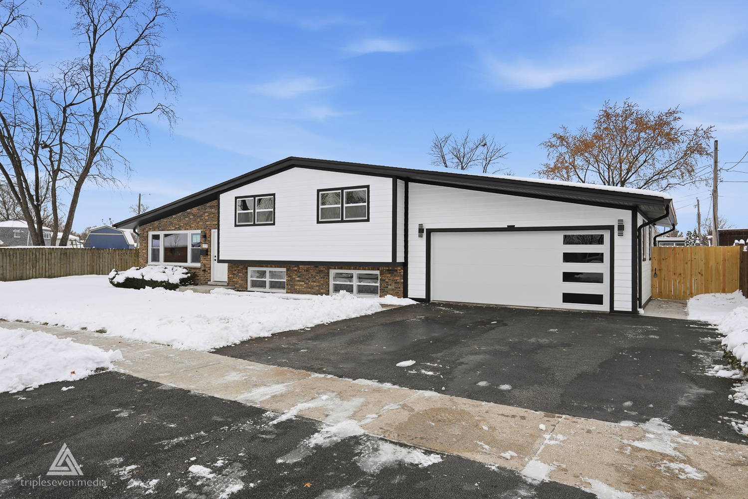 10738 S New England Avenue