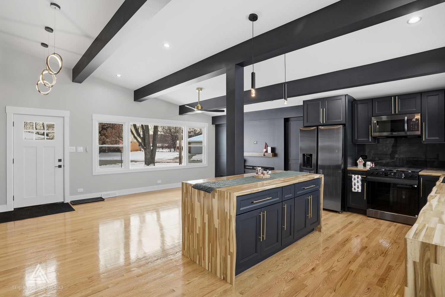 10738 S New England Avenue