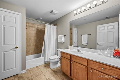 Tiny photo for 125 Lakeview Drive #403, Bloomingdale, IL 60108 (MLS # 12744217)