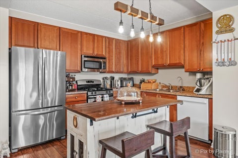 Tiny photo for 125 Lakeview Drive #403, Bloomingdale, IL 60108 (MLS # 12744217)