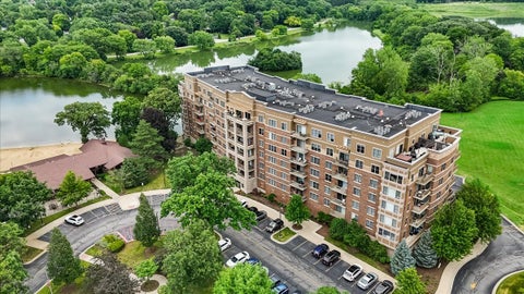 Tiny photo for 125 Lakeview Drive #403, Bloomingdale, IL 60108 (MLS # 12744217)