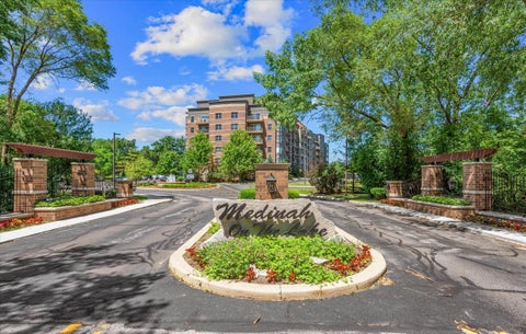 Tiny photo for 125 Lakeview Drive #403, Bloomingdale, IL 60108 (MLS # 12744217)