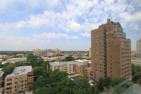Tiny photo for 5455 N Sheridan Road #1212, Chicago, IL 60640 (MLS # 12447553)