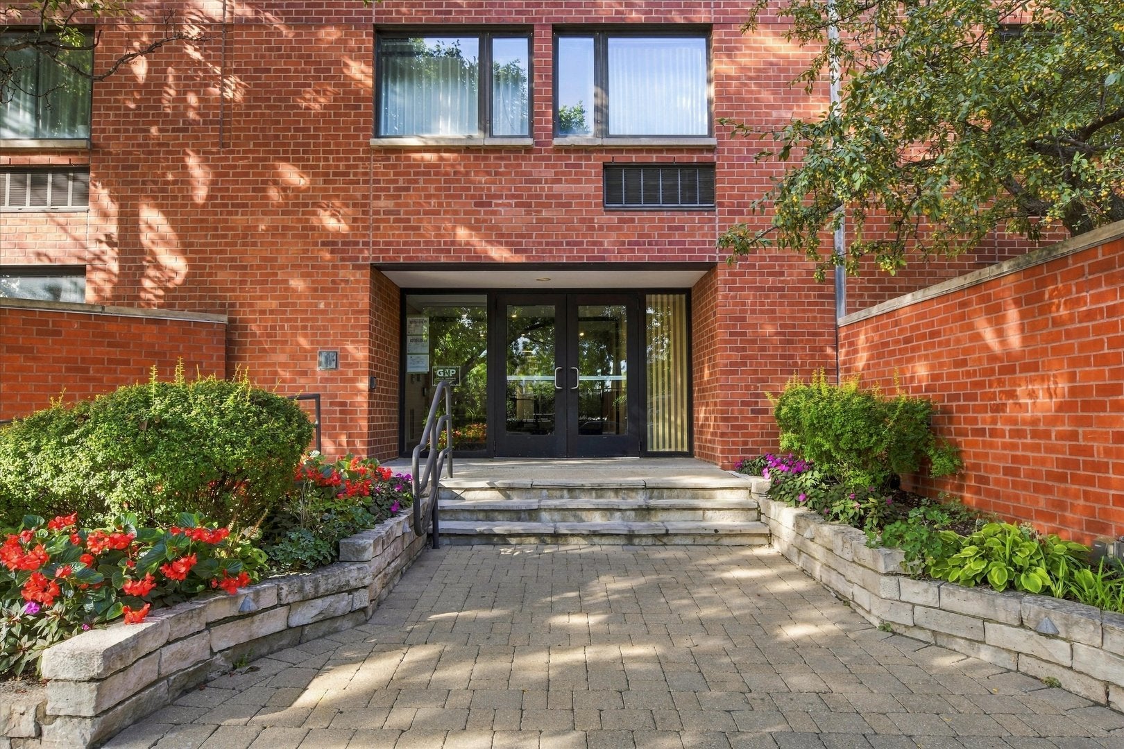 1169 S Plymouth Court 105