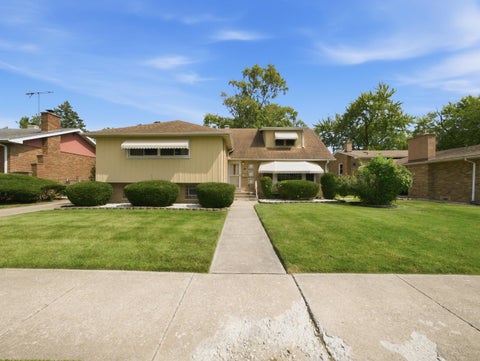Photo of 15531 Woodlawn East Avenue, South Holland, IL 60473 (MLS # 12741851)
