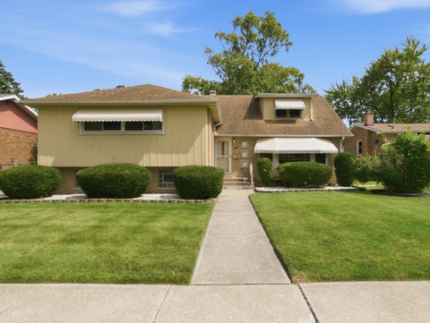 Tiny photo for 15531 Woodlawn East Avenue, South Holland, IL 60473 (MLS # 12741851)