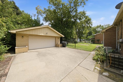 Tiny photo for 15531 Woodlawn East Avenue, South Holland, IL 60473 (MLS # 12741851)