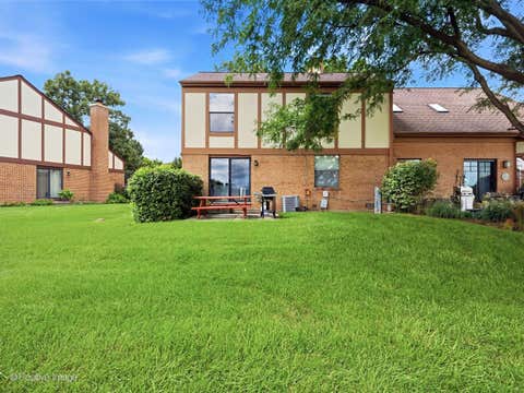 Tiny photo for 2821 Ashton Court, Westchester, IL 60154 (MLS # 12737672)