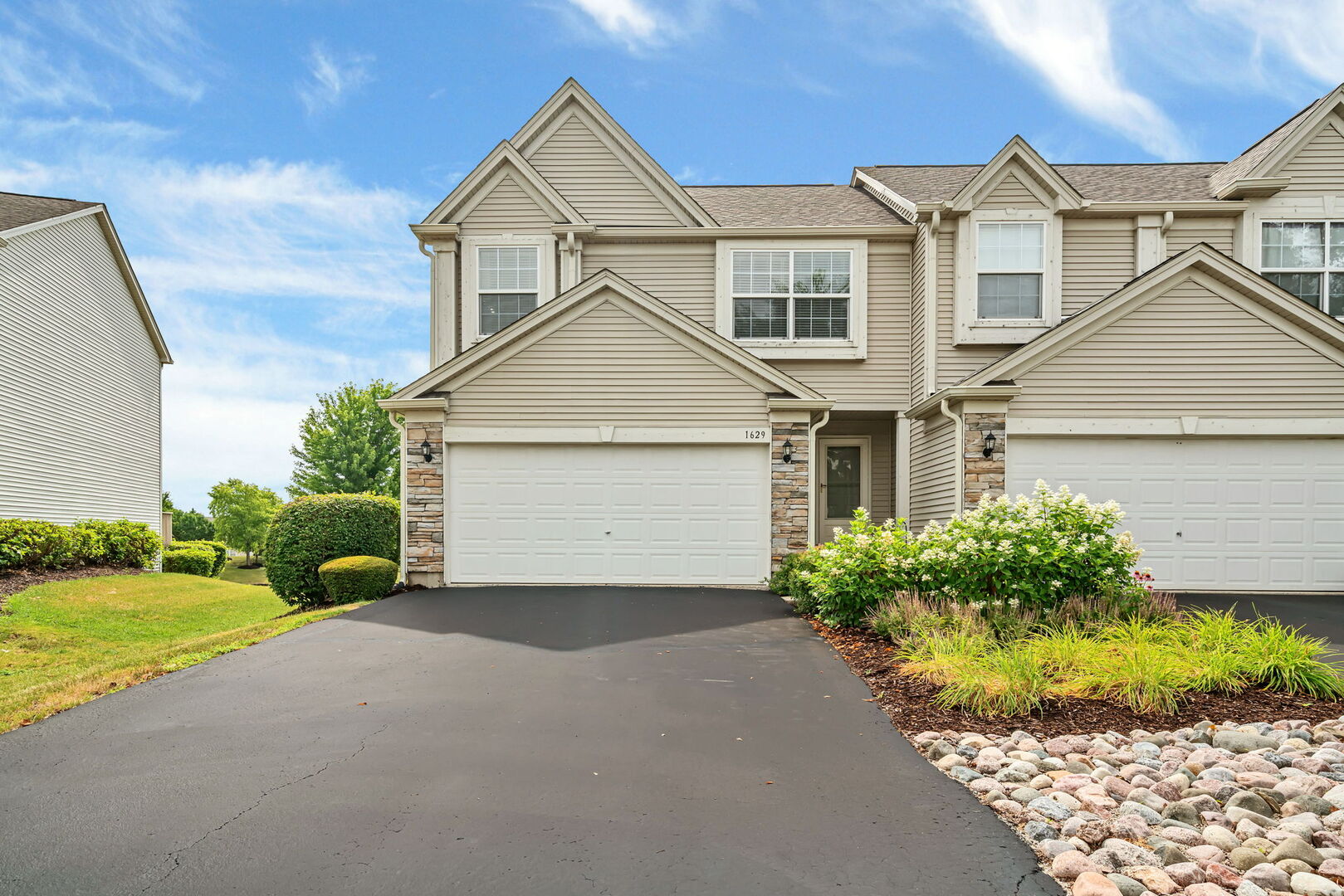 1629 Fieldstone S Drive