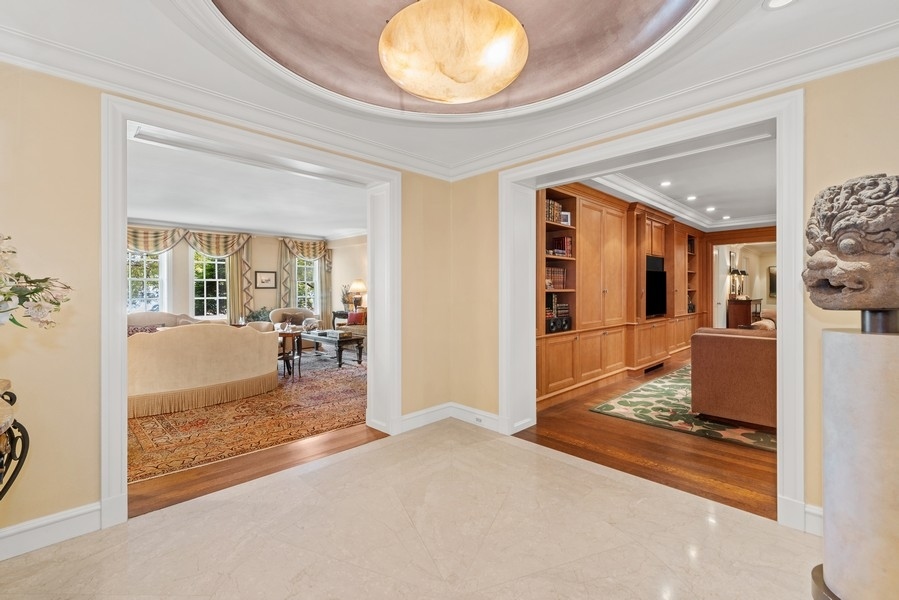 219 E Lake Shore Drive 2ABC
