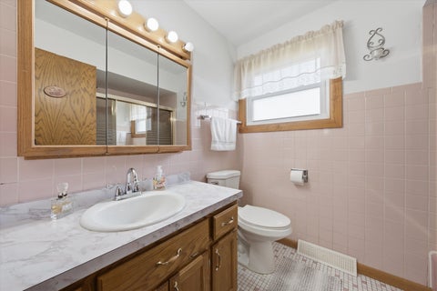 Tiny photo for 9171 Nashville Avenue, Oak Lawn, IL 60453 (MLS # 12691487)