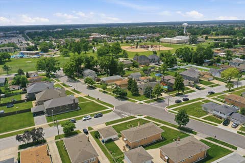 Tiny photo for 9171 Nashville Avenue, Oak Lawn, IL 60453 (MLS # 12691487)