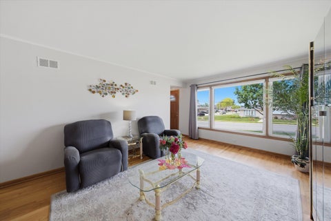 Tiny photo for 9171 Nashville Avenue, Oak Lawn, IL 60453 (MLS # 12691487)