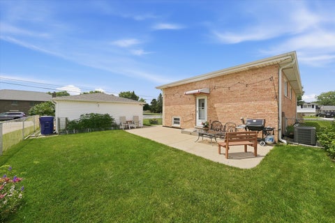Tiny photo for 9171 Nashville Avenue, Oak Lawn, IL 60453 (MLS # 12691487)