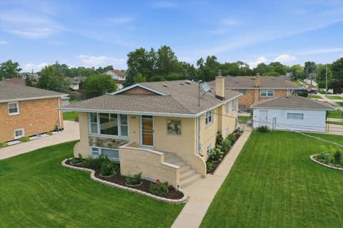 Tiny photo for 9171 Nashville Avenue, Oak Lawn, IL 60453 (MLS # 12691487)