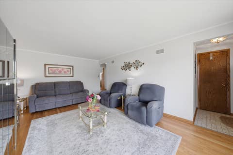Tiny photo for 9171 Nashville Avenue, Oak Lawn, IL 60453 (MLS # 12691487)