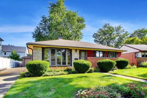 Tiny photo for 411 N Highview Avenue, Elmhurst, IL 60126 (MLS # 12773133)